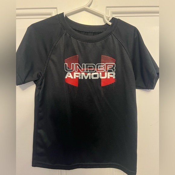 Under Armour Kids Heat Gear Black and Red T-Shirt - Picture 1 of 4